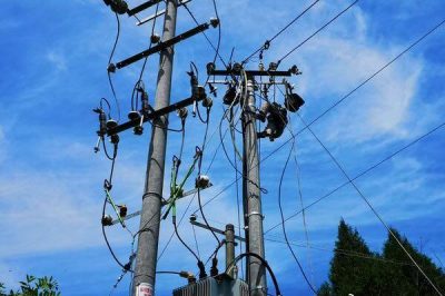 漢中供電公司：小滿(mǎn)物滿(mǎn)盈 農(nóng)網(wǎng)改造不停歇