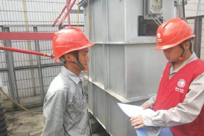 110千伏方家?guī)X變電站開展電容器支柱瓷瓶斷裂更換工作，及時消除設(shè)備缺陷，