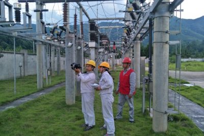 遠縣電力公司35千伏豬頭山變、中和變進行專業(yè)巡視及紅外測溫