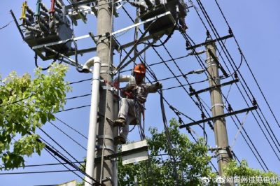 昆山市供電公司更換自動(dòng)化開(kāi)關(guān)、安裝調(diào)試配電開(kāi)關(guān)監(jiān)控終端