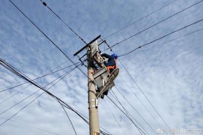 緊急維修因同時使用電器過多導致計量箱內開關跳閘