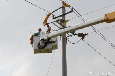 10千伏宋家線104號(hào)桿設(shè)備線夾發(fā)熱故障，無(wú)棣縣供電公司更換線路老舊零件