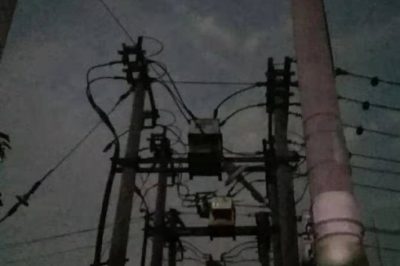 10千伏任里線062路上進行開關更換作業(yè)