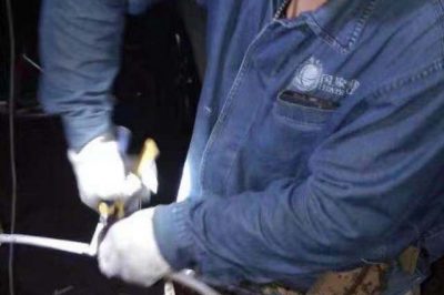 西安供電公司增援搶修因過負荷桿上出線燒斷，及時恢復(fù)供電