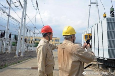 盱眙縣供電公司110千伏梁營變電站進行巡視、測溫