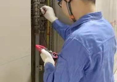 晉州市供電公司220千伏里豐變電站電能表進(jìn)行現(xiàn)場測量校驗