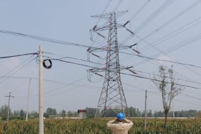 500千伏艾姚、艾湖線開(kāi)展保電特巡工作