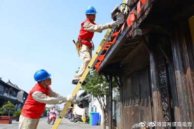 連夜送電沖任務(wù) 護航電網(wǎng)迎大慶