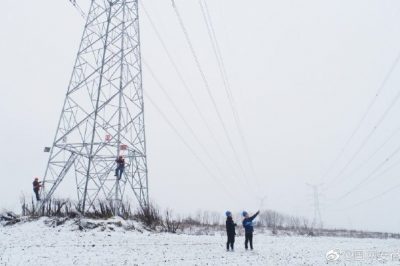 定遠縣供電公司巡視定嘉220千伏供電線路