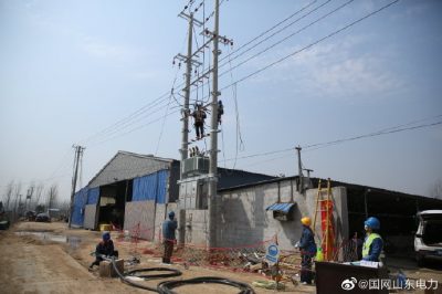 溫水鎮(zhèn)配網(wǎng)升級改造 確保居民用上可靠電