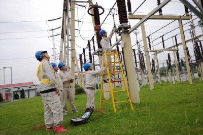 東新村變電站設(shè)備開展帶電檢測(cè)工作