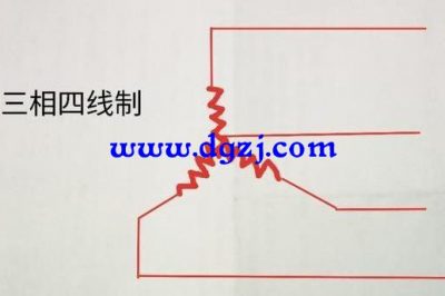 為什么電線桿有四根高壓線？