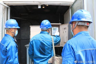 國網(wǎng)東阿縣供電公司重點巡視配電室、開閉所配備的排水泵、發(fā)電機等設(shè)備