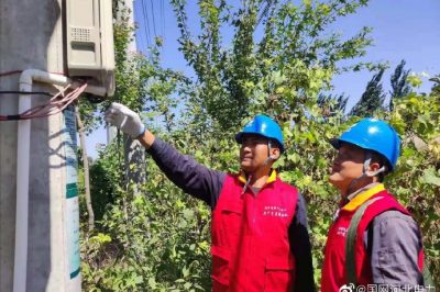 對轄區(qū)內(nèi)的高低壓線路、設備進行巡視