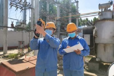 對(duì)35千伏董村變電站進(jìn)行節(jié)前巡視測溫