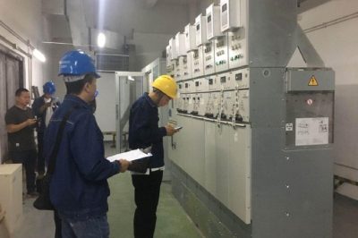 高新供電分公司開(kāi)展環(huán)網(wǎng)柜清障工作