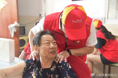 “紅馬甲”走進敬老院，傾聽老人心聲