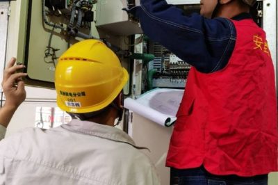 國網(wǎng)株洲供電公司變電檢修公司對(duì)110千伏格子塘變電站進(jìn)行例行檢修