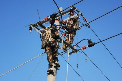 10千伏堯方頭561線路升級電網(wǎng)、立桿架線