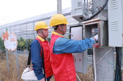 宣傳電力設(shè)施保護(hù)，講解安全用電知識(shí)