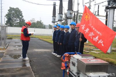 在220千伏豹南山全站改造現(xiàn)場全面學(xué)習(xí)檢修流程，熟悉設(shè)備情況