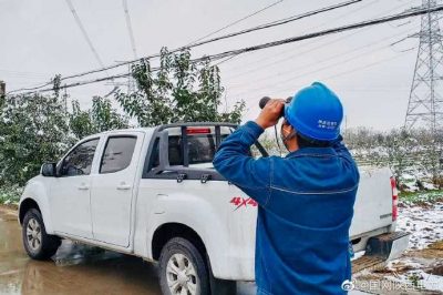 可能造成輸電線路覆冰舞動倒塔、斷線、設備污閃等事故