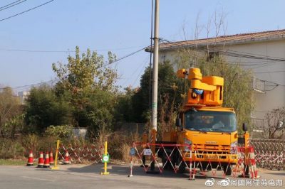 對10千伏神江124線027西25和27號桿進行更換開關(guān)及搭頭工作