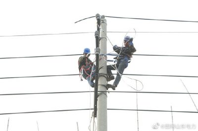 對施工人員進(jìn)行電力設(shè)施保護宣傳