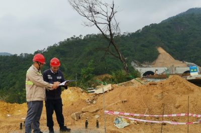 為開春高速的隧道、高速出入口永久用電做勘查工作和設(shè)計供電方案
