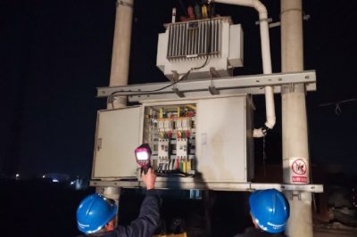 在夜間電力負(fù)荷高峰期對(duì)變壓器、線路進(jìn)行巡視