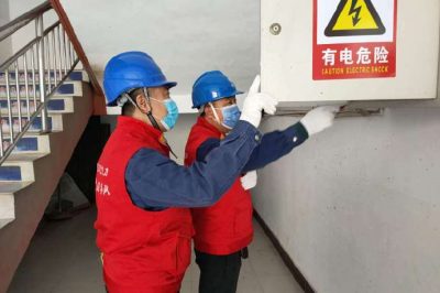 對轄區(qū)“煤改電”用戶電力線路、設(shè)備、表計等進行排查消缺