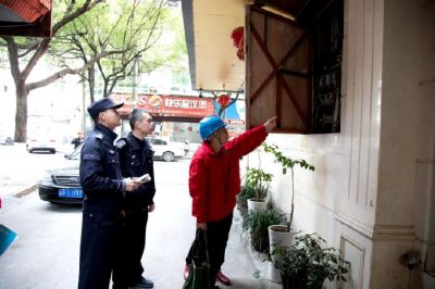 對全縣有私自啟用報(bào)停變壓器、竊電等行為的企業(yè)、用戶開展專項(xiàng)排查